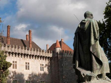 Estátua de D. Afonso Henriques, Guimarães. UNESCO