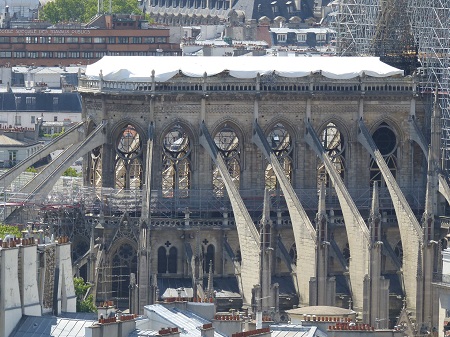 A catedral de Notre-Dame em trabalhos de reabilitação após o incêndio de 15 de abril de 2019.