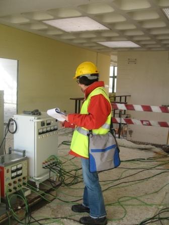 Tratamento electroquímico de uma laje com sinais de corrosão das armaduras resultante de uma forte contaminação com cloretos.