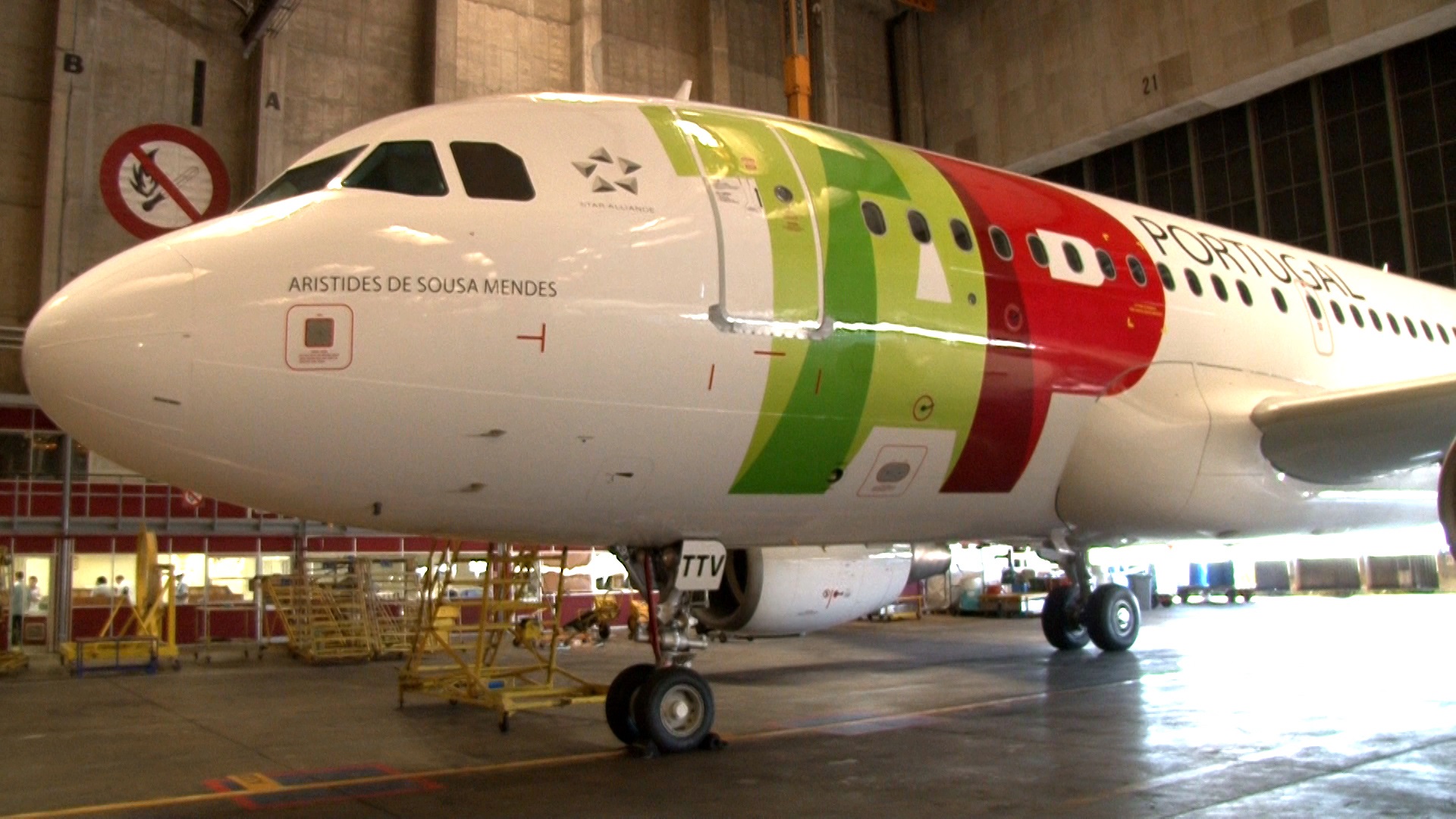 Airbus A319 CS-TTV, batizado de 