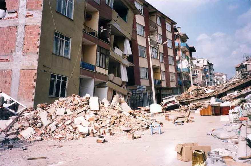 Região de Vans, Turquia, após abalo sísmico de 23 de Outubro de 2011.
